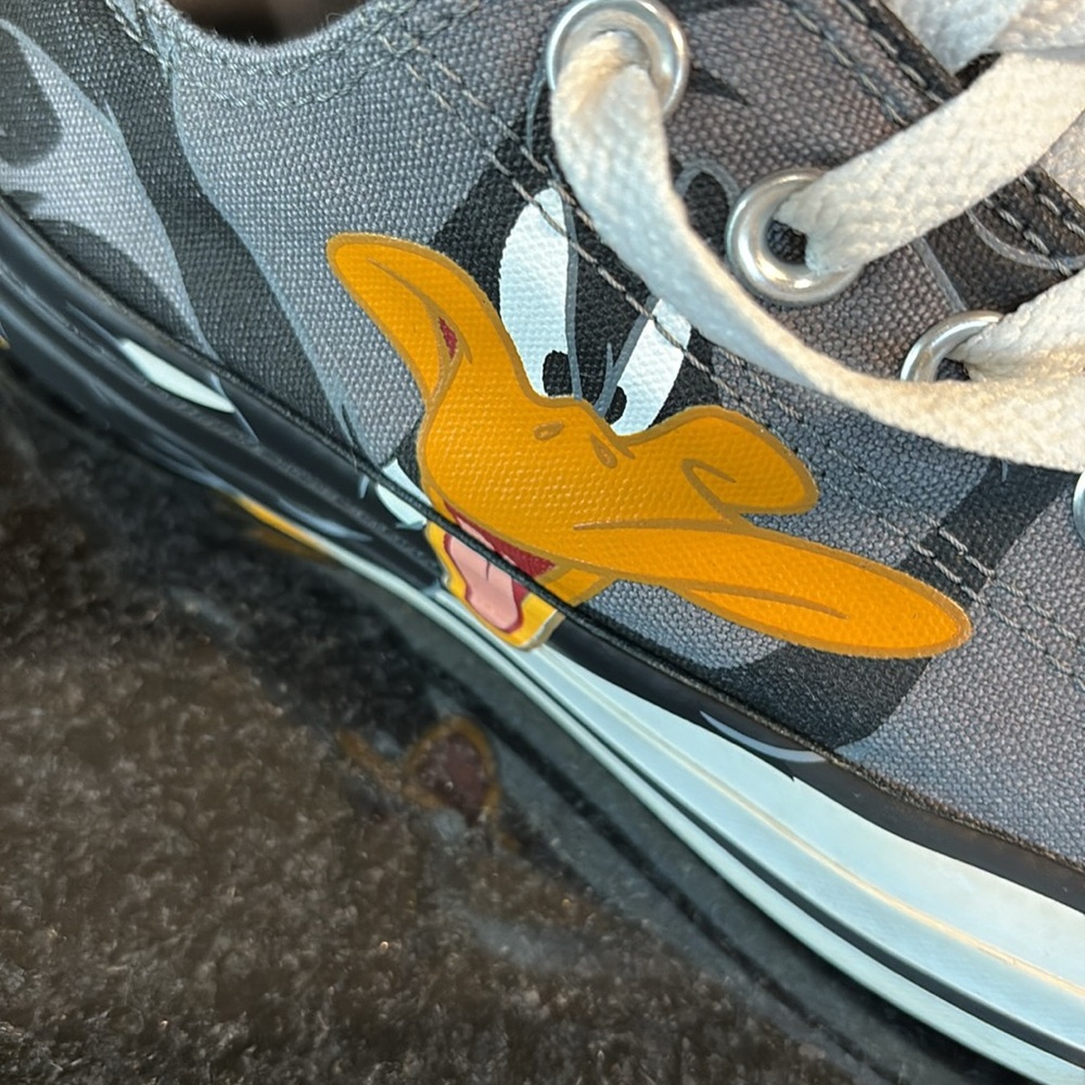 Converse Sneakers Bugs Bunny Looney Tunes Daffy Duck unisex women 8 men 6 - Picture 9 of 12